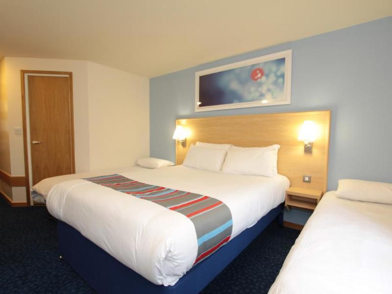 Travelodge Stratford Alcester Exterior photo